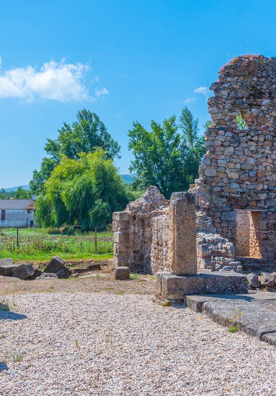 Ruinas de la ciudad de Ammaia cerca de Pousada Mosteiro Crato, Hotel en Crato con Piscina y árboles verdes