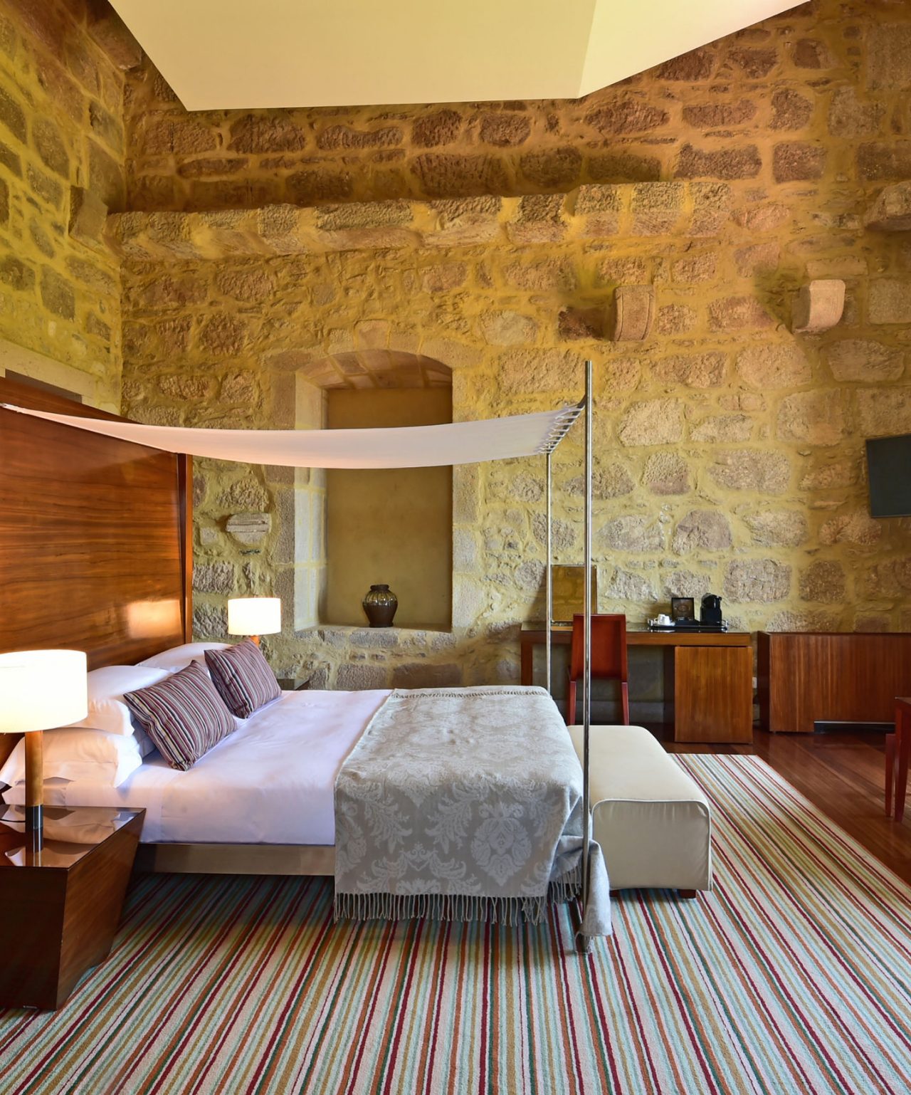 En Pousadas de Portugal, puedes celebrar tu noche de bodas o prepararte para tu gran día en hoteles históricos