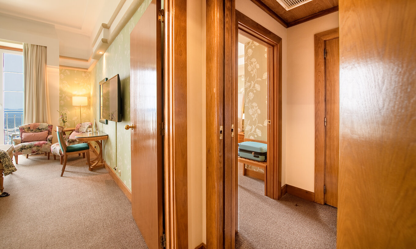 The Large Family of The Pousada Viana do Castelo has a television in front of the bed and has a second bedroom