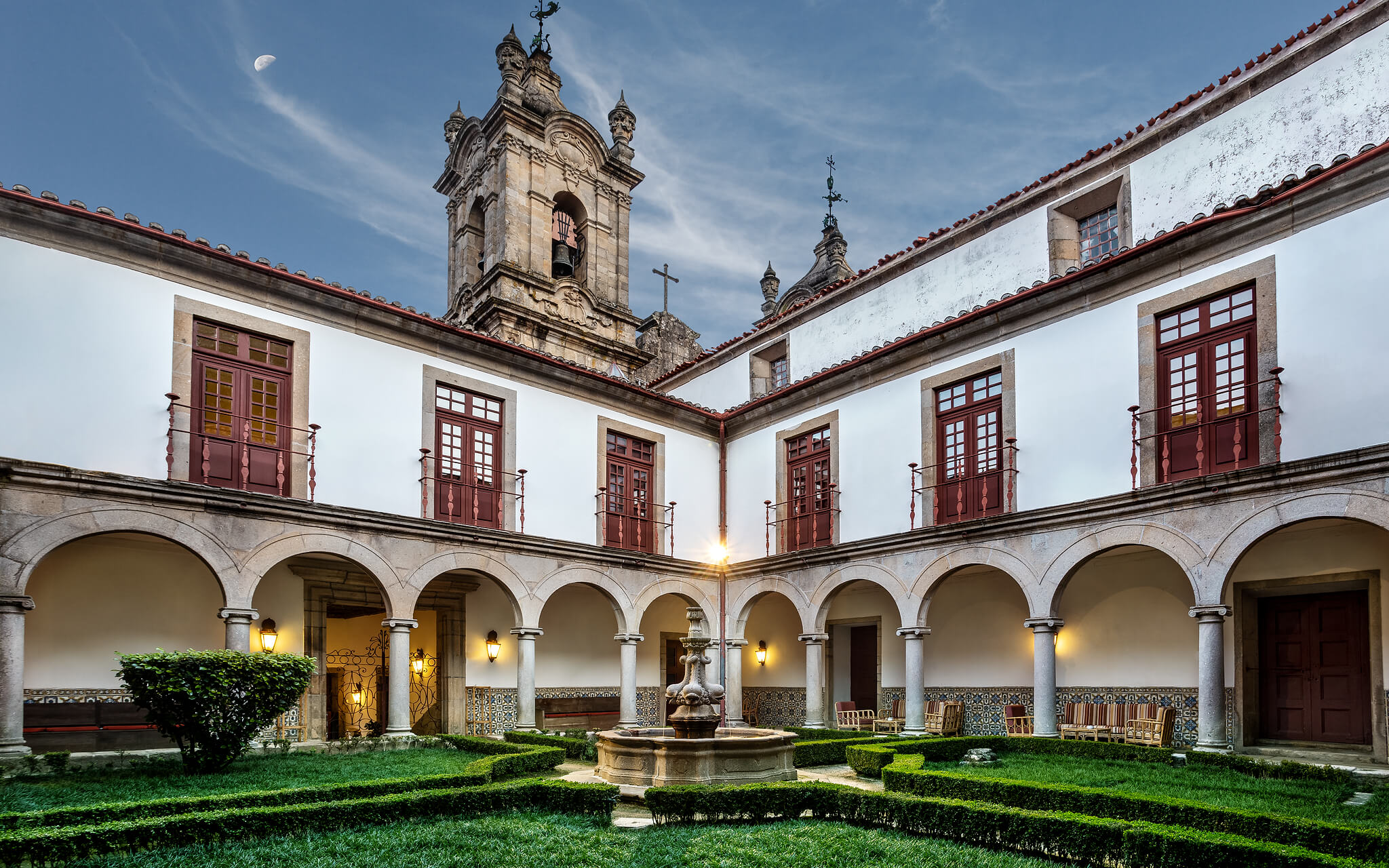View of the inner cloisters of Pousada Mosteiro de Guimarães, a hotel in the historic center of Guimarães.