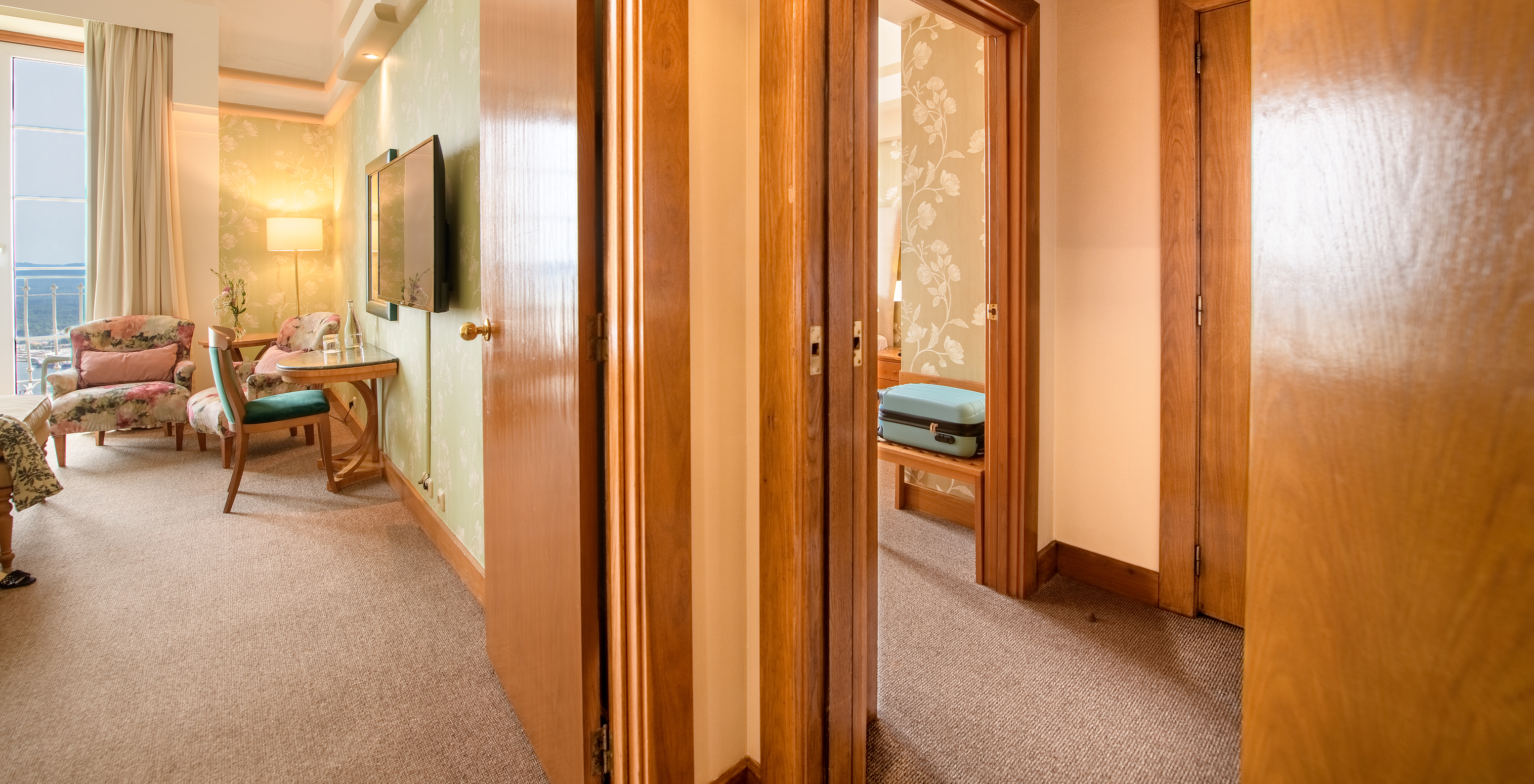 The Large Family of The Pousada Viana do Castelo has a television in front of the bed and has a second bedroom
