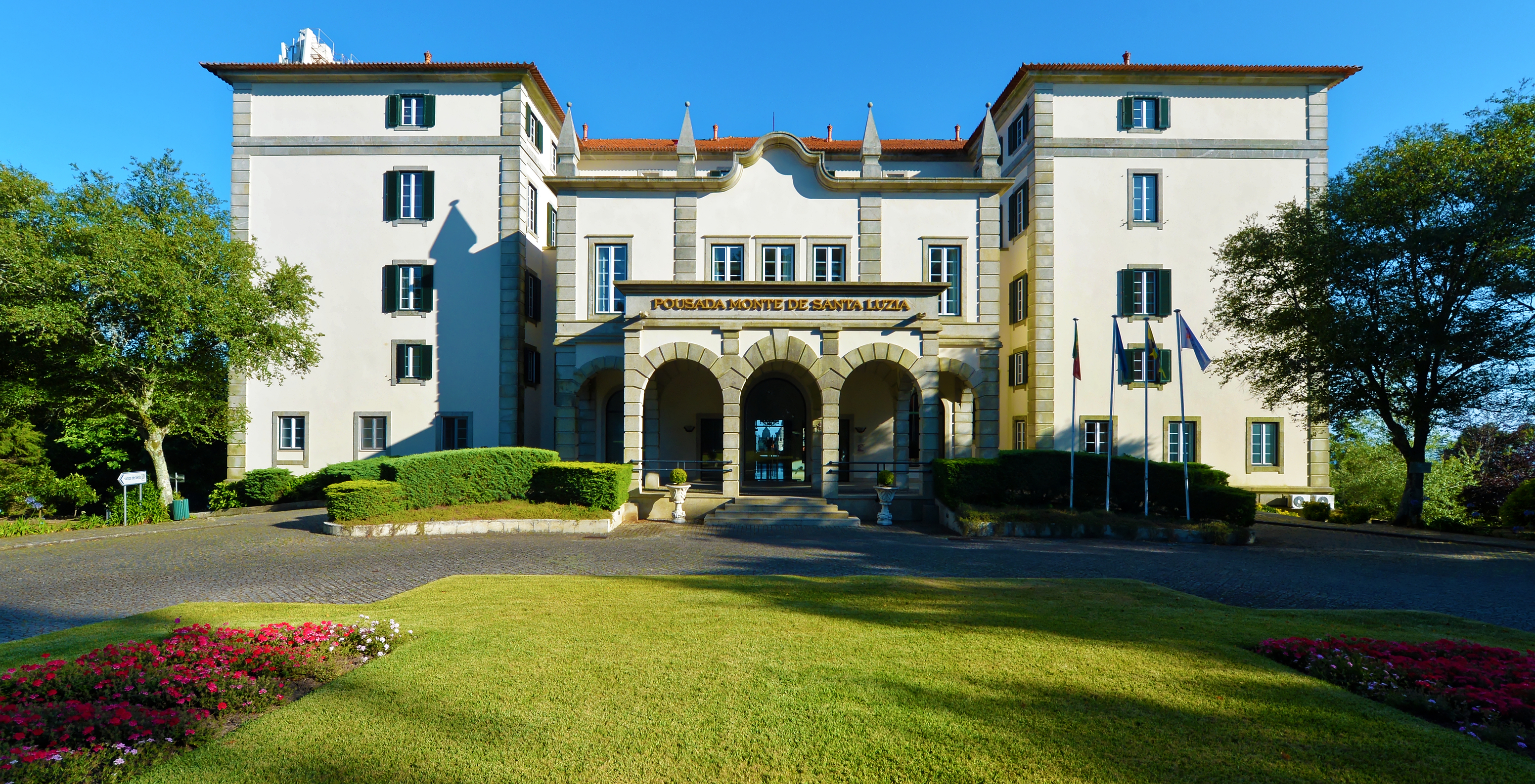 Main entrance of Pousada Viana do Castelo, a hotel on Monte de Santa Luzia with arches