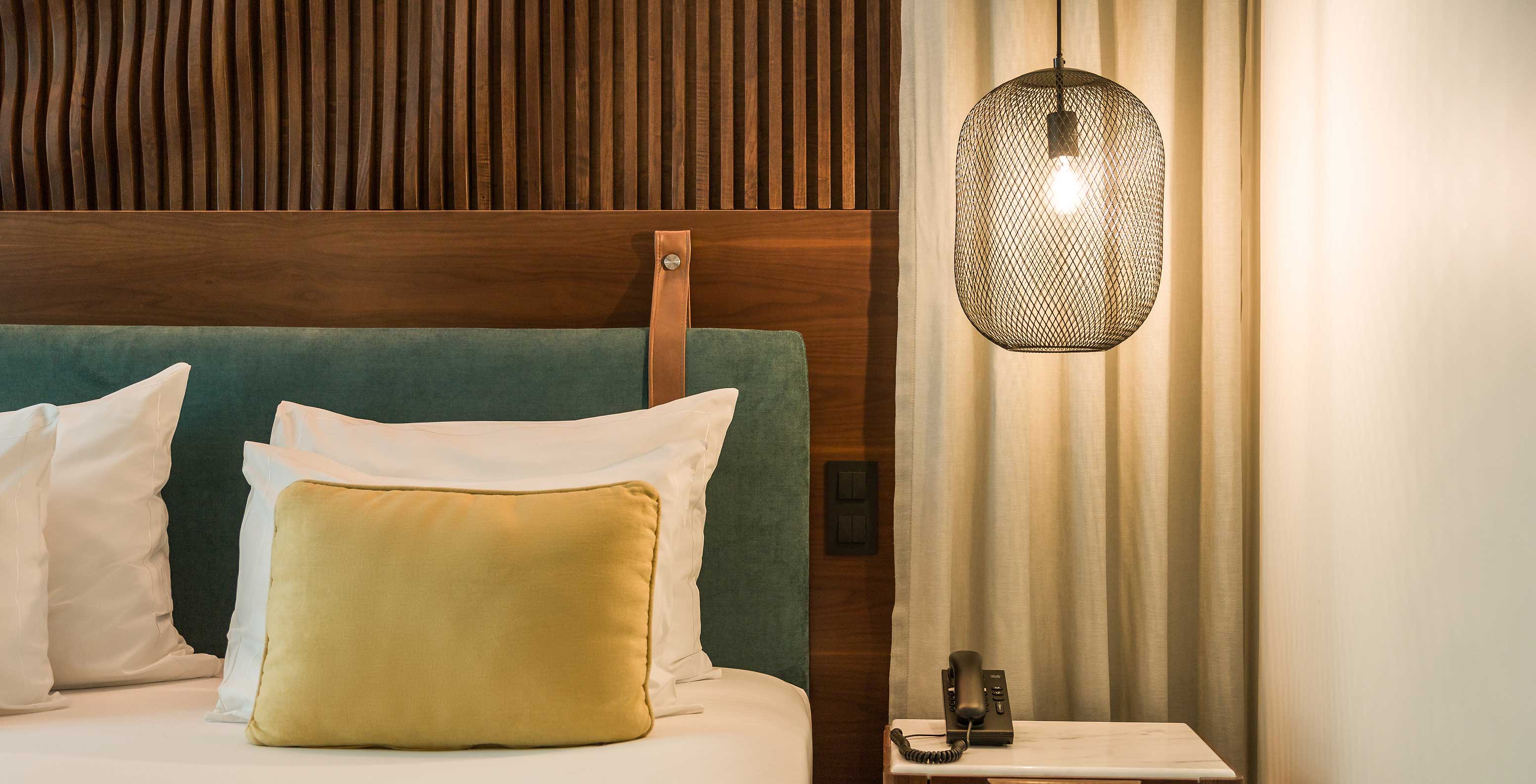 The Deluxe at Pousada Porto - Rua das Flores has decor in shades of green, yellow, white, black, and wood