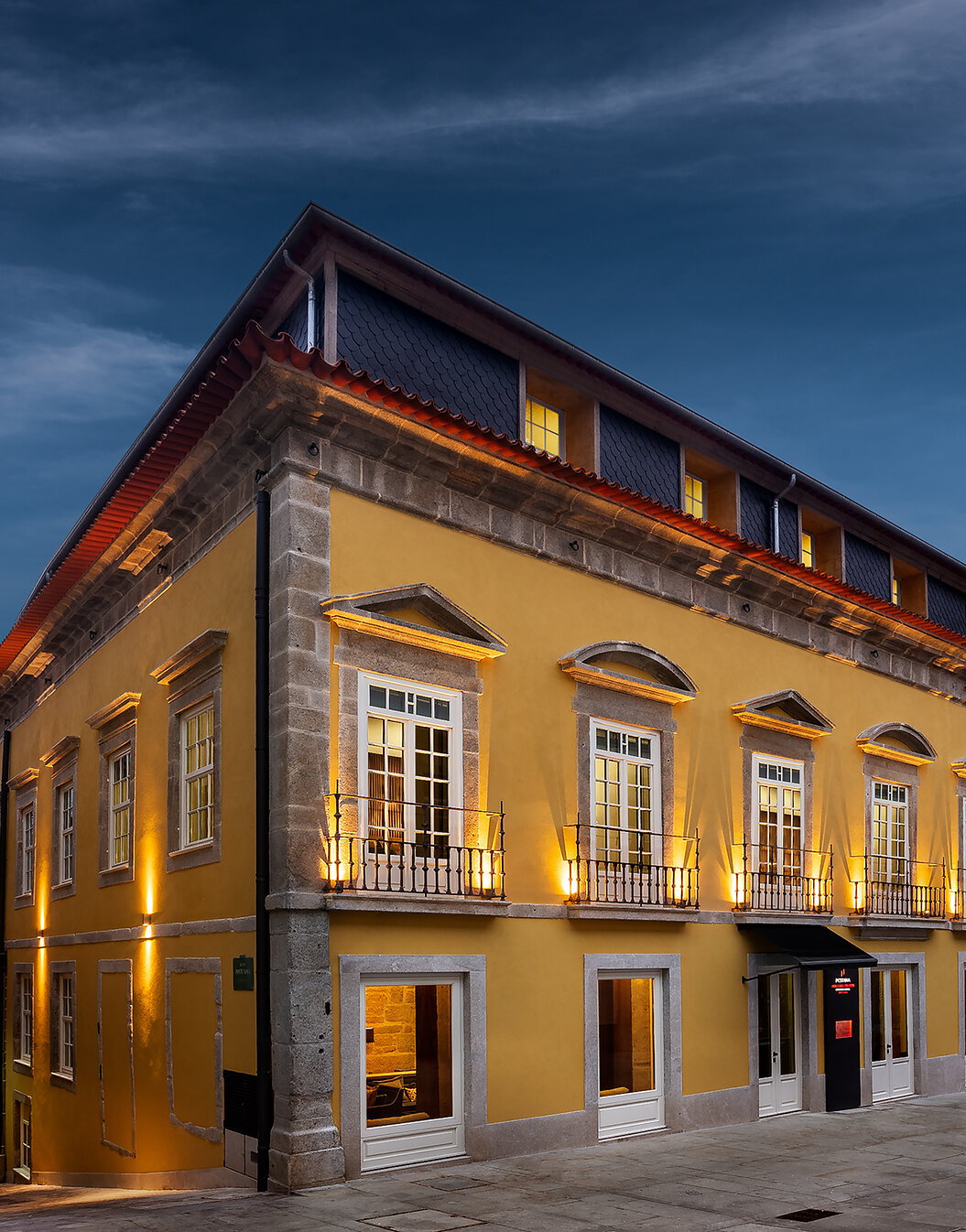 Edificio histórico de Pousada Porto - Rua das Flores, un hotel en el centro de Oporto con piscina interior