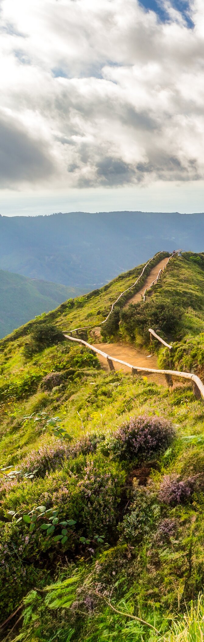 Ontdek het aanbod van Pestana Hotel Group op de Azoren, een regio vol natuur, perfect om te wandelen