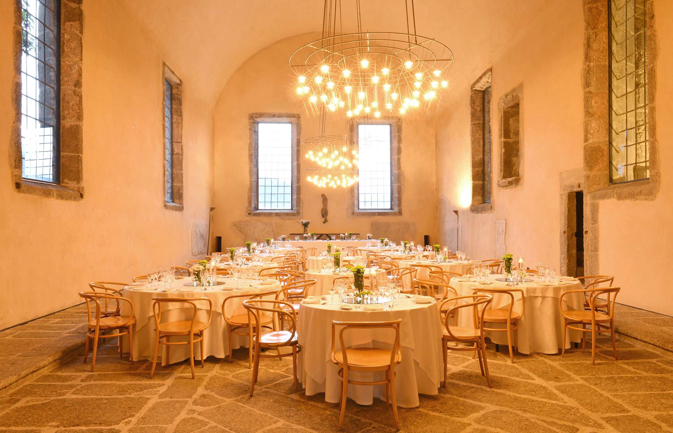 Ontdek bruilofts- en evenementruimtes bij Pousadas de Portugal, in historische kamers met elegante decoratie