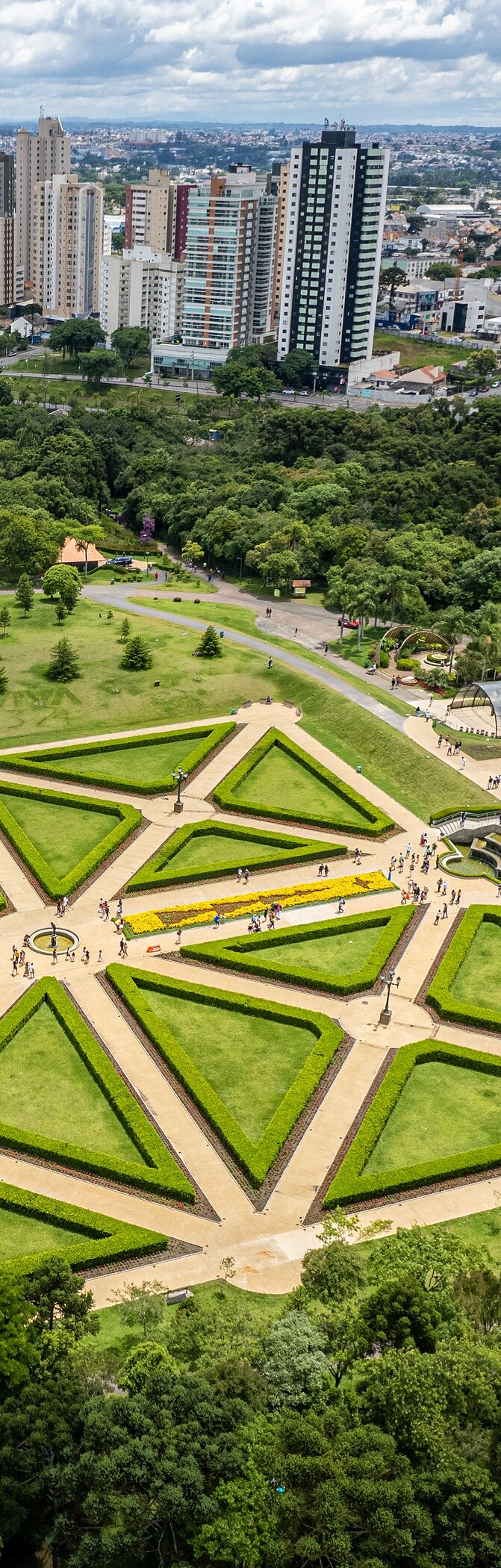 Descubra a oferta de hotéis do Pestana Hotel Group em Curitiba, e fique no Bairro Batel a 15 min de carro do Jardim Botânico