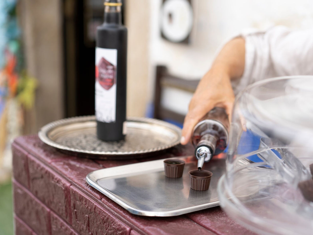 Übernachten Sie in einer Pousada in Óbidos und probieren Sie die berühmte Ginjinha im Schokoladenbecher