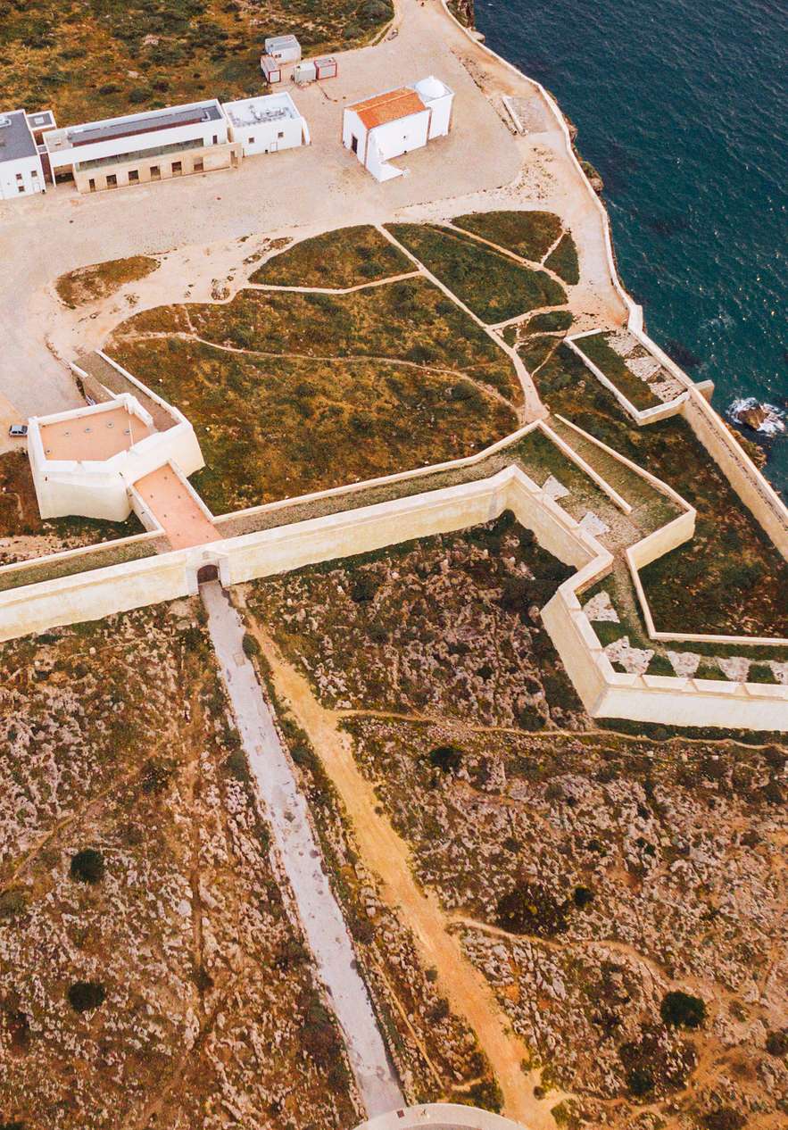 Stay at Pousada Sagres and discover the beauty of Sagres fortress located on a promontory surrounded by sea