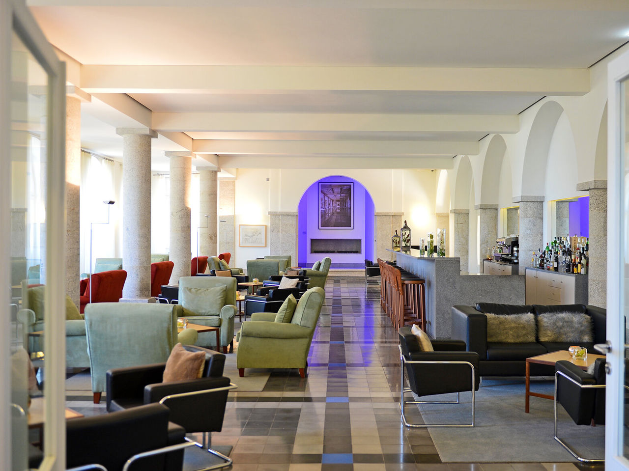 The Pousada Serra da Estrela bar, of the Historic Hotel in Serra da Estrela, serves drinks and has several comfortable sofas