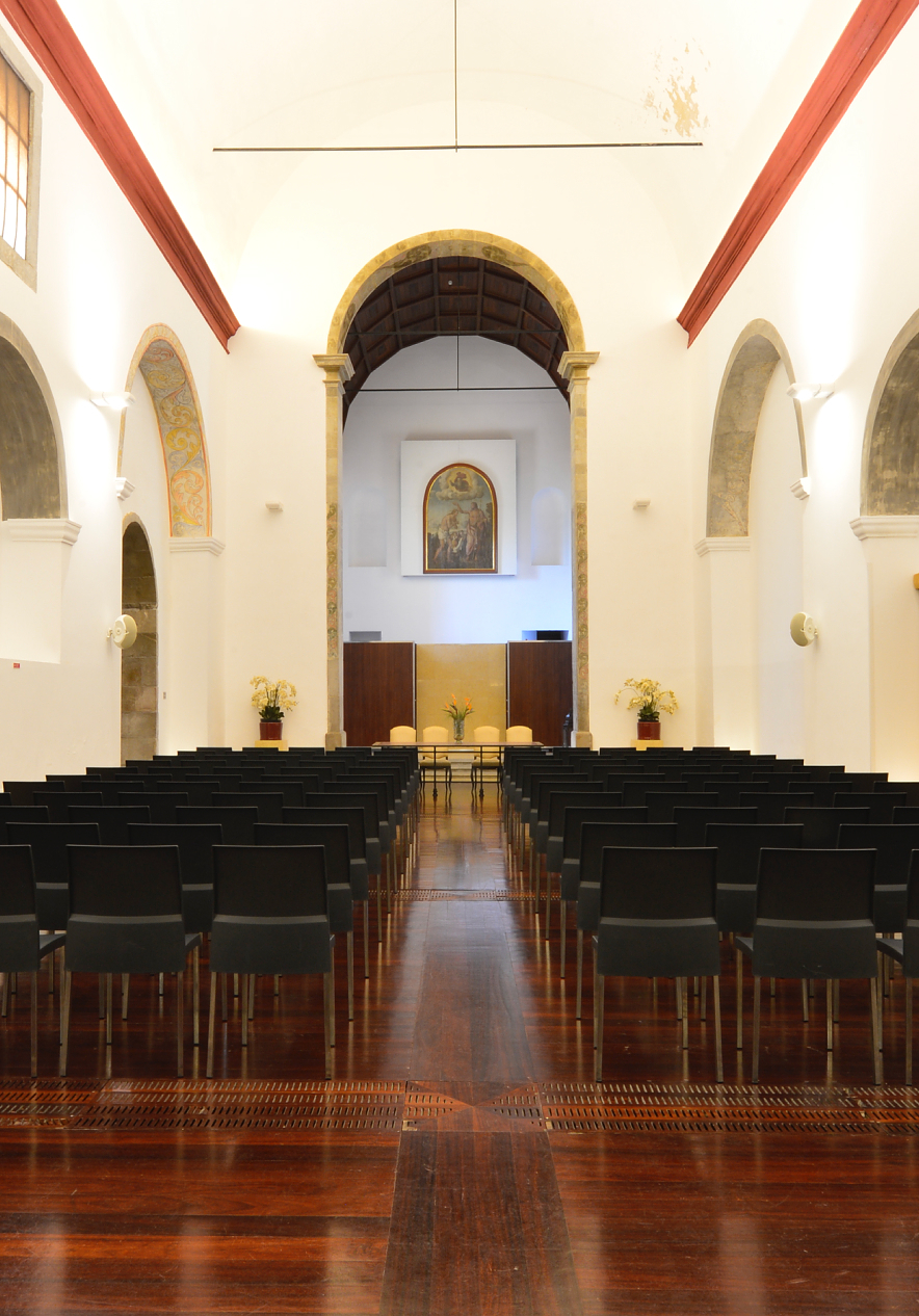 At Pousadas de Portugal, we have several options for historic rooms for meetings and events, with elegant decor