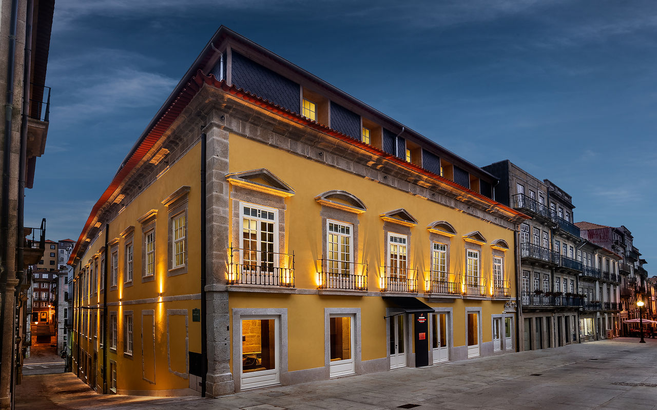 Edificio histórico de Pousada Porto - Rua das Flores, un hotel en el centro de Oporto con piscina interior